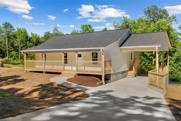 135 Azalea Street Sw, Calhoun, GA 30701