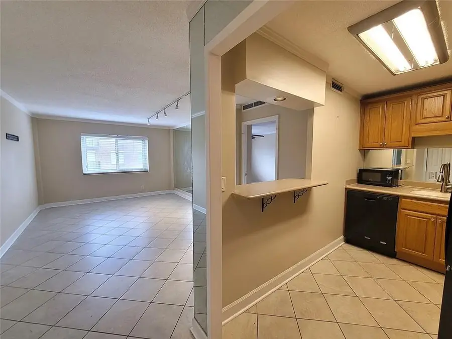 2285 Peachtree Road Ne, Atlanta, GA 30309 - #3