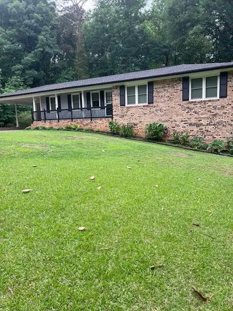 5041 Fitts Drive, Roswell, GA 30075