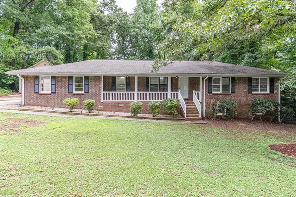 5022 Green Oak Drive Sw, Lilburn, GA 30047