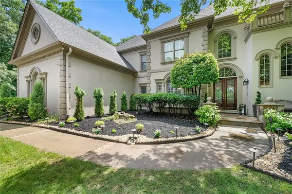 235 N Smead Court, Roswell, GA 30076