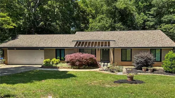 310 Saddle Creek Circle, Roswell, GA 30076
