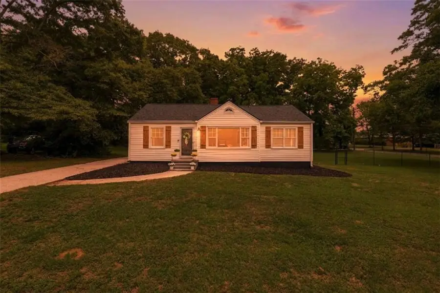 186 S Forest Avenue S, Social Circle, GA 30025 - #3