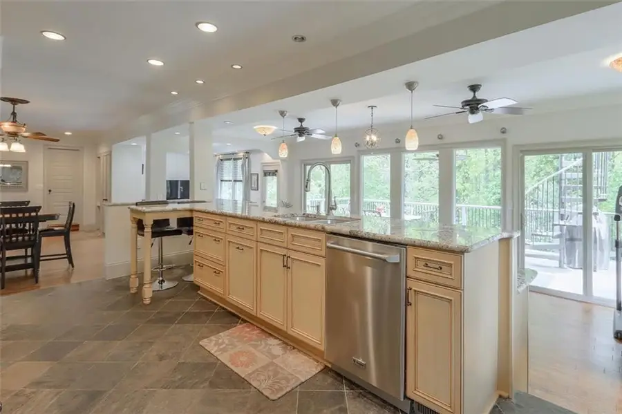 212 Kings Row, Marietta, GA 30067 - #3
