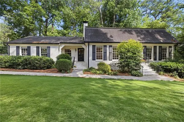 4943 Vernon Oaks Drive, Dunwoody, GA 30338