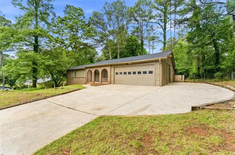 5824 Oakleaf Way, Stone Mountain, GA 30087 - #2