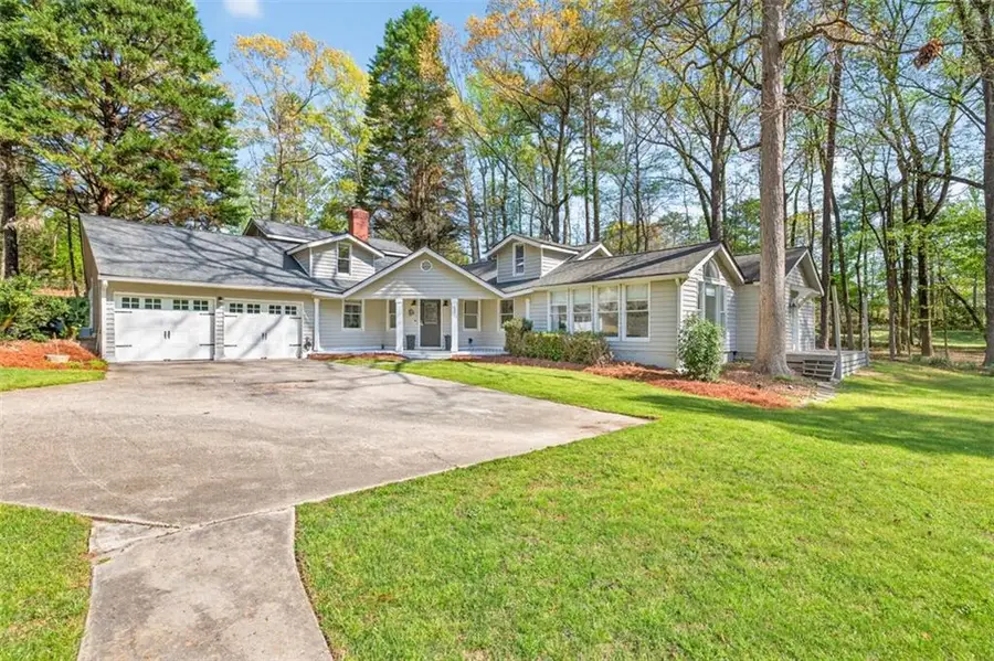 627 Rock Springs Road, Lawrenceville, GA 30043 - #3
