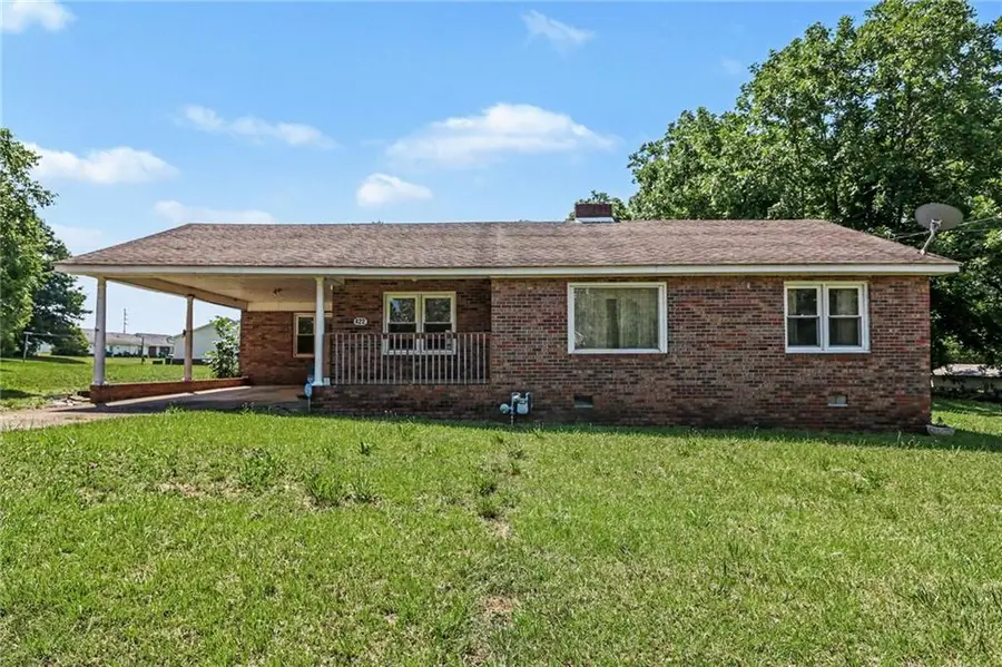 422 Bartson Street, Lavonia, GA 30553 - #2