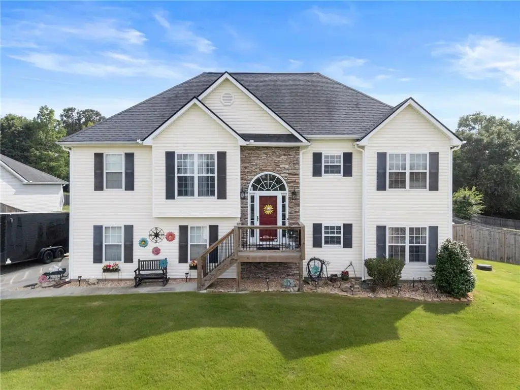233 Cambridge Drive, Loganville, GA 30052 - #1