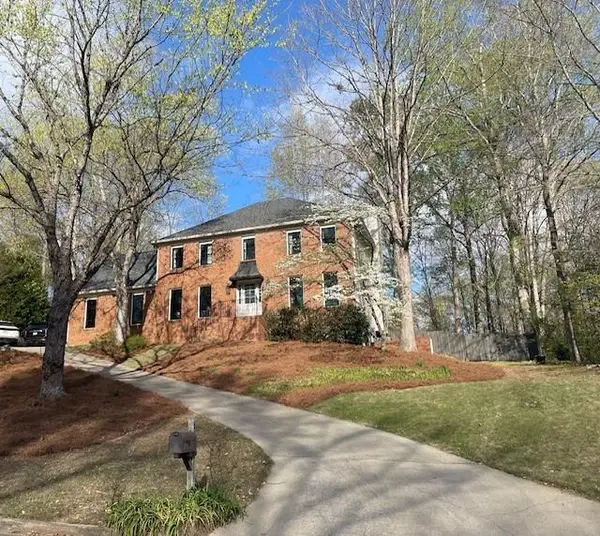 140 N Bluff, Alpharetta, GA 30004