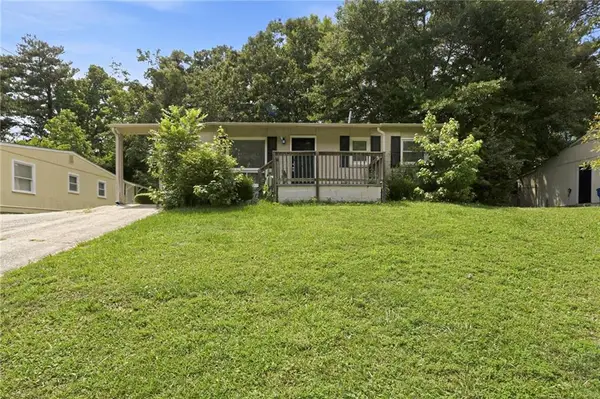 836 Amber Place Nw, Atlanta, GA 30331