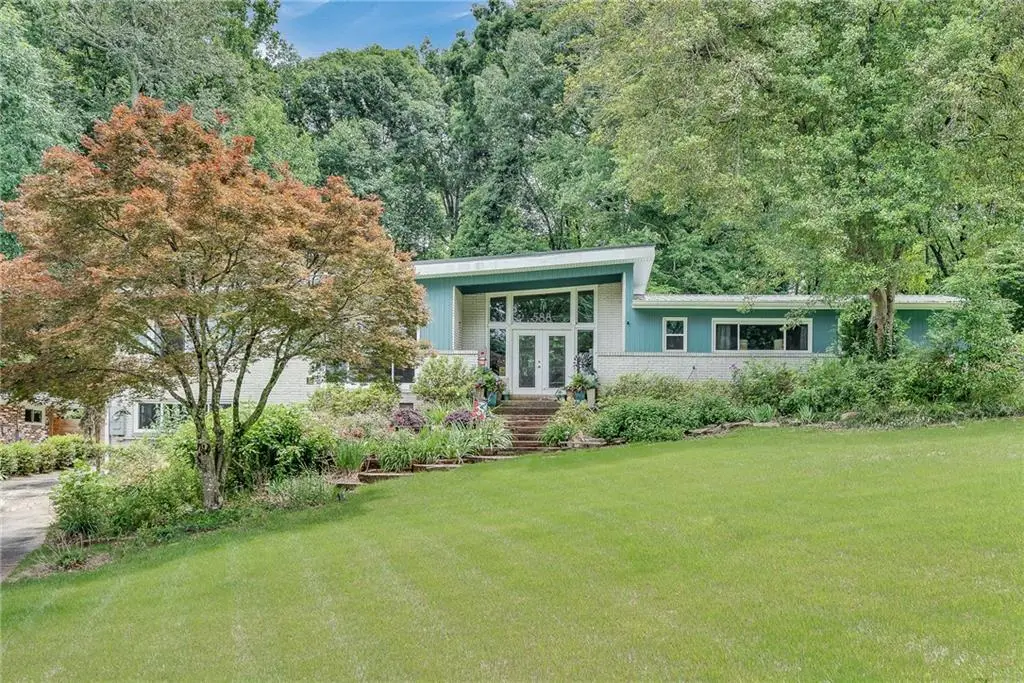 588 Kenilworth Circle, Stone Mountain, GA 30083 - #1