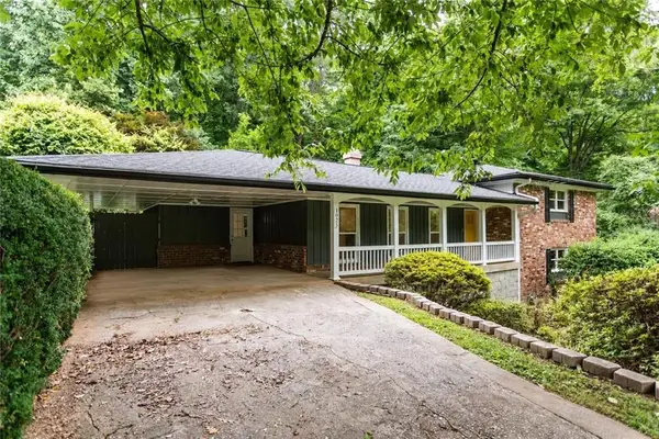 1025 Vistavia Circle, Decatur, GA 30033