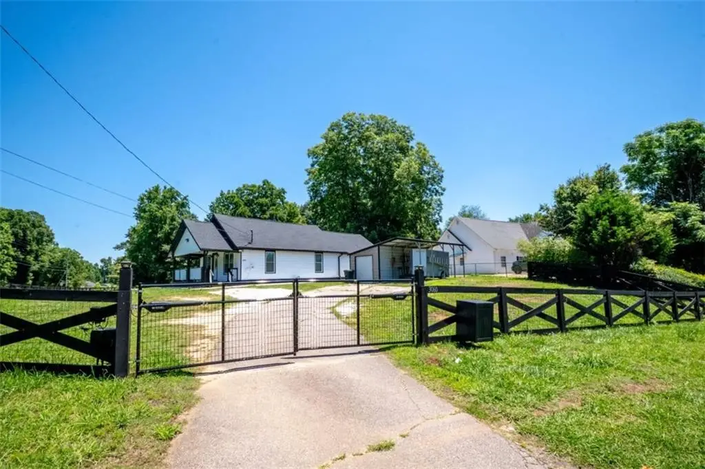 3060 Gillsville Highway, Gainesville, GA 30507 - #1