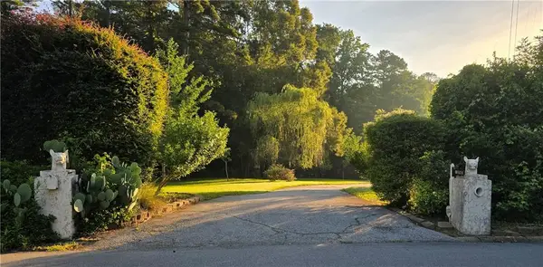 2742 Cliffview Drive Sw, Lilburn, GA 30047
