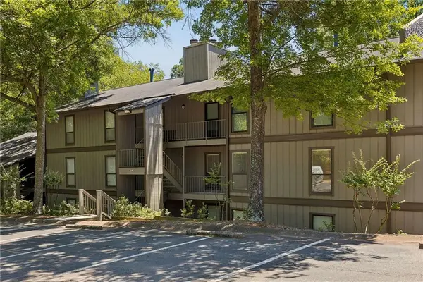 106 Cedar Ct Se, Marietta, GA 30067
