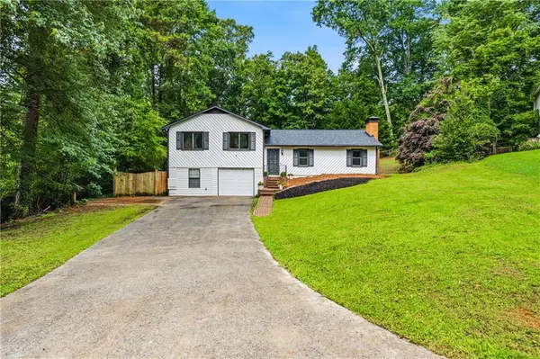 4370 Old Mabry Lane Ne, Roswell, GA 30075