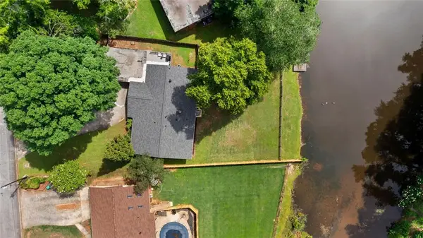 3933 John Hopkins Ct, Decatur, GA 30034