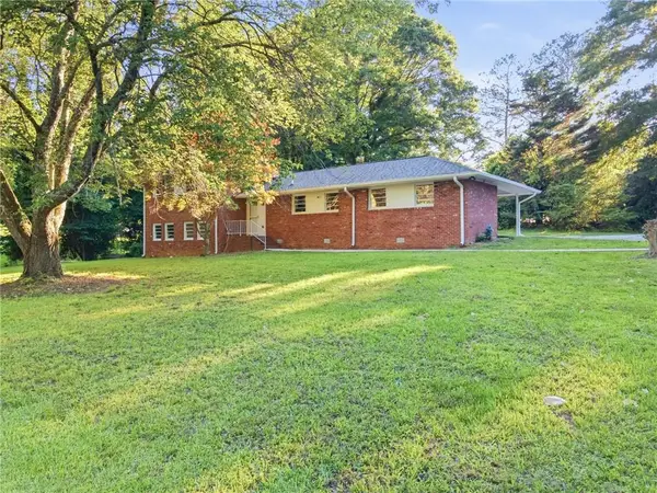 180 E Greenwood Drive, Carrollton, GA 30117