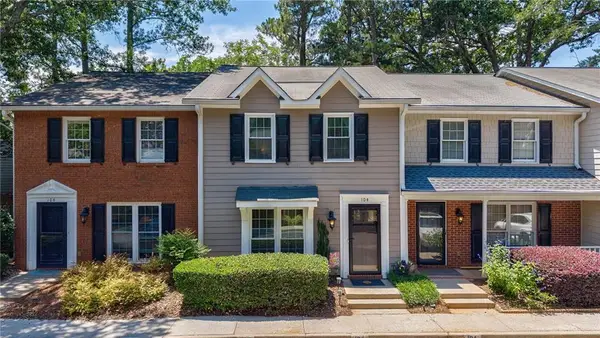 104 Courtyard Terrace, Roswell, GA 30075