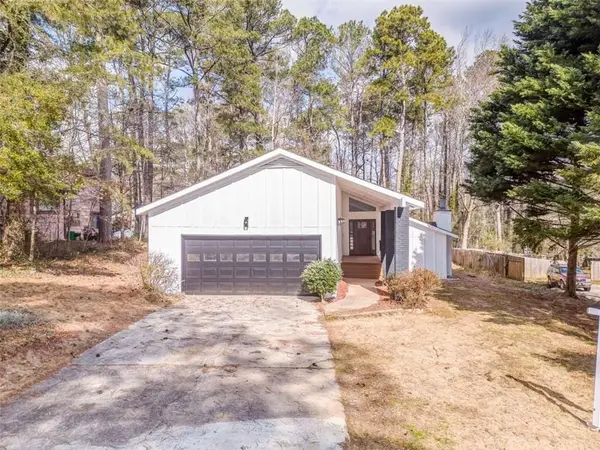 6788 E Woodridge Place E, Douglasville, GA 30135