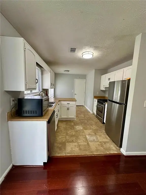 824 Greenhedge Drive, Stone Mountain, GA 30088 - #2