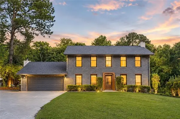9945 Lake Forest Way, Roswell, GA 30076