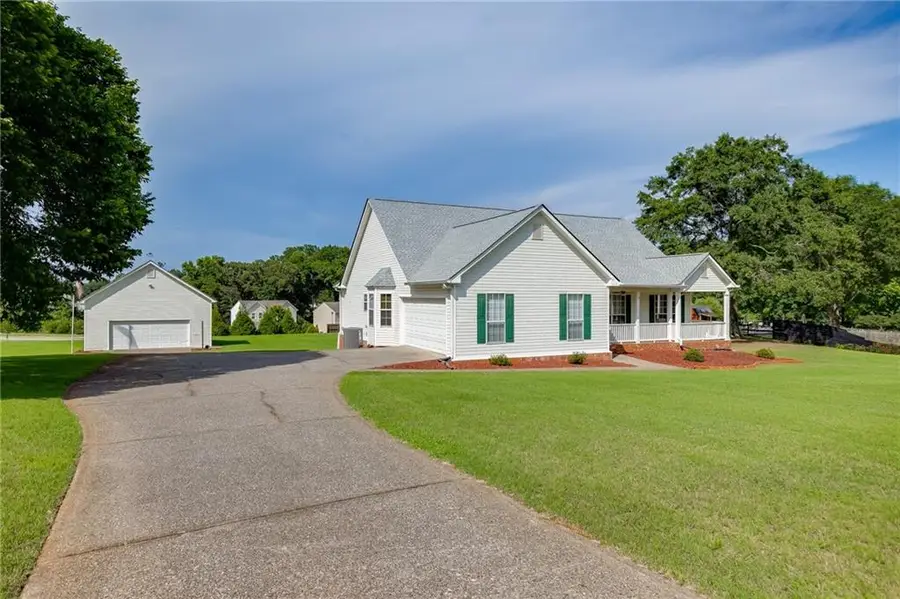 352 Olde Wick Trail, Hoschton, GA 30548 - #2