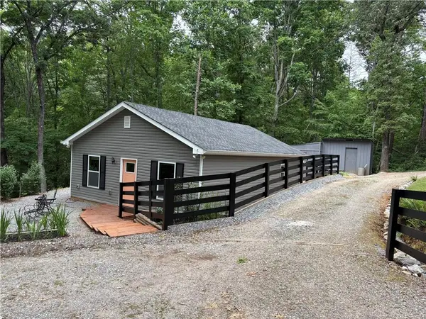 312 Aurum Hill Drive, Cleveland, GA 30528