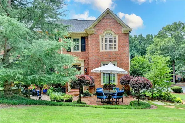 125 Weatherburne Drive, Roswell, GA 30076