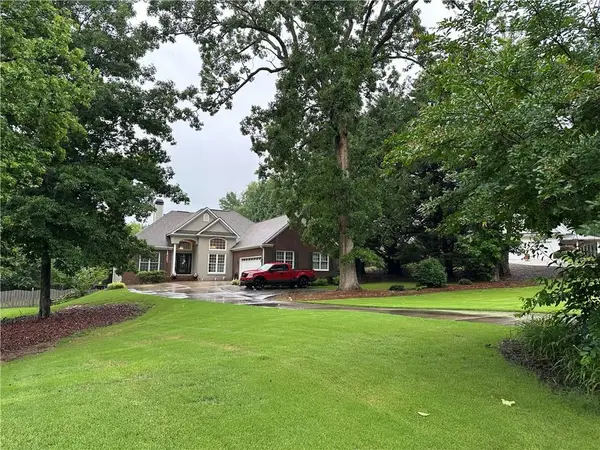 6560 Pond View Court, Clermont, GA 30527
