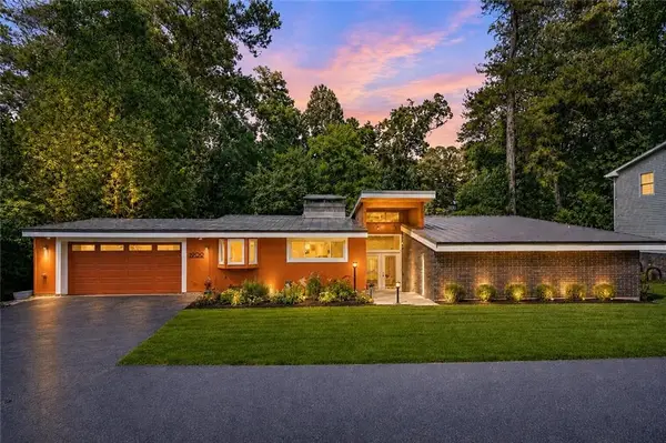 1989 N Ridgeway Ne, Atlanta, GA 30345