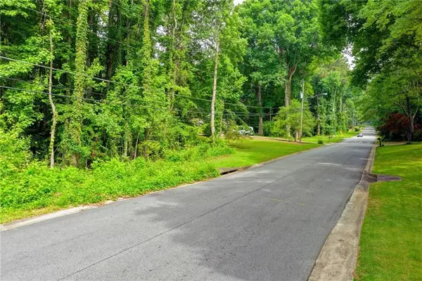 1389 Branchwood Drive, Snellville, GA 30078