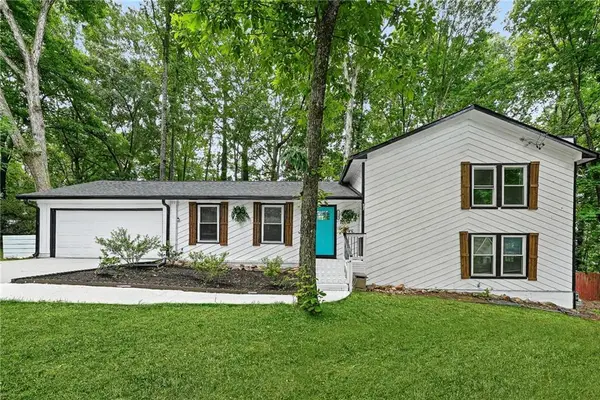 1469 W Rock Court, Stone Mountain, GA 30088