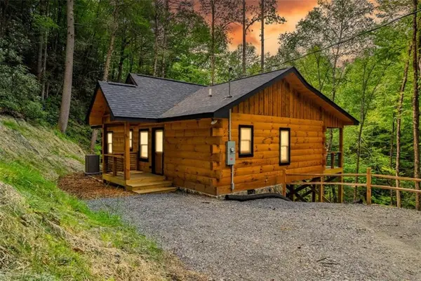 122 Laurel Creek Trail, Blue Ridge, GA 30513