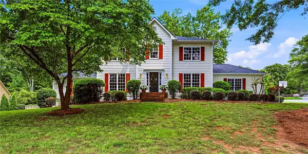 2571 Meadowglen Trail, Snellville, GA 30078