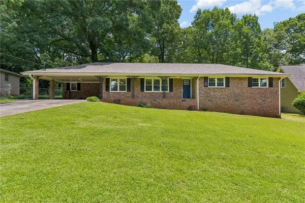 536 Rimrock Trail, Stone Mountain, GA 30083