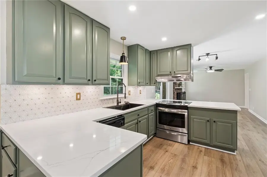 536 Rimrock Trail, Stone Mountain, GA 30083 - #2