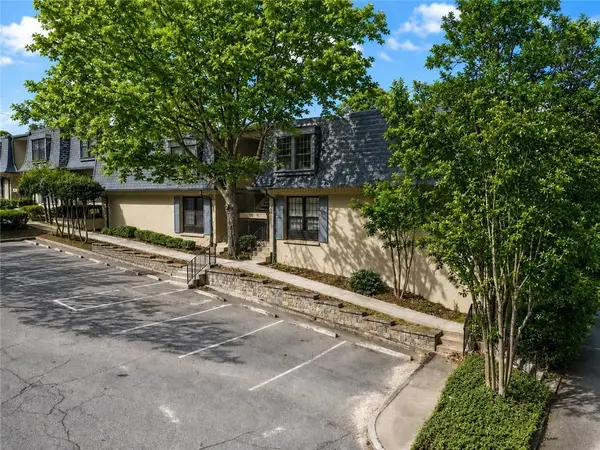 53 La Rue Place Nw, Atlanta, GA 30327