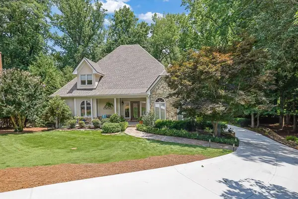 9370 Bluffwind Chase, Roswell, GA 30076