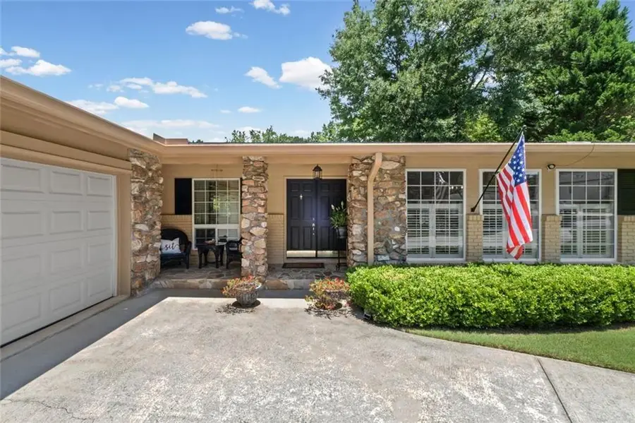 2730 Fontainebleau Drive, Dunwoody, GA 30360 - #2