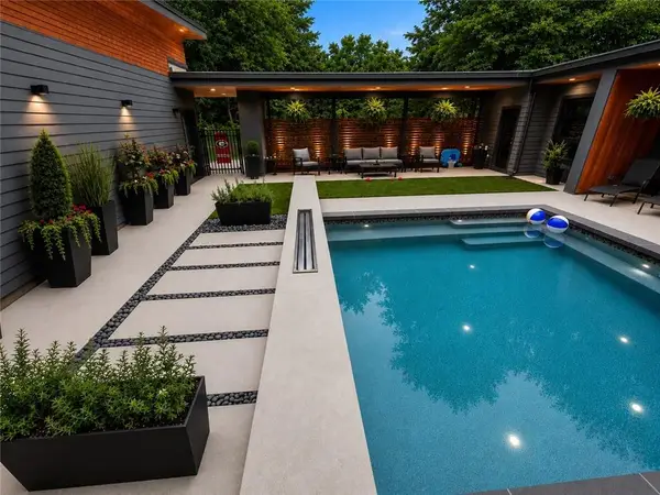 242 Valley Ridge Drive, Roswell, GA 30075