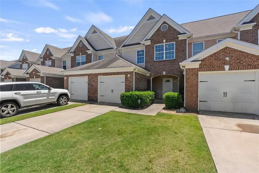 121 Village Drive, Loganville, GA 30052 - #2