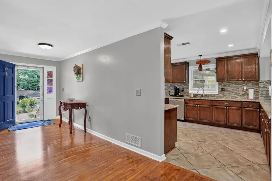716 Bruce Way Sw, Lilburn, GA 30047 - #2
