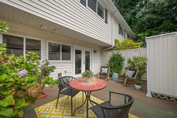 7156 Stonington Drive, Atlanta, GA 30328