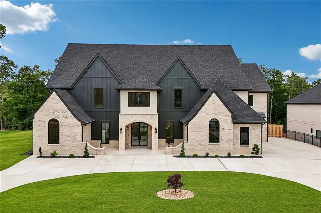 6569 Misty Harbor Court, Flowery Branch, GA 30542 - #1