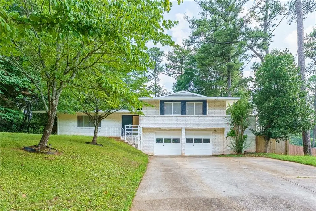 3499 Creekview Circle, Stone Mountain, GA 30083 - #1
