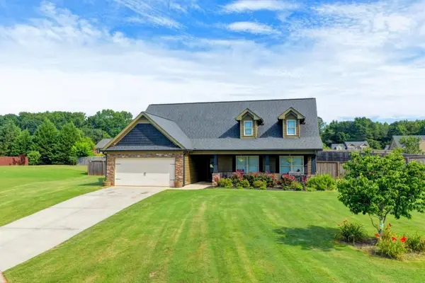82 Lake Point Court, Jefferson, GA 30549