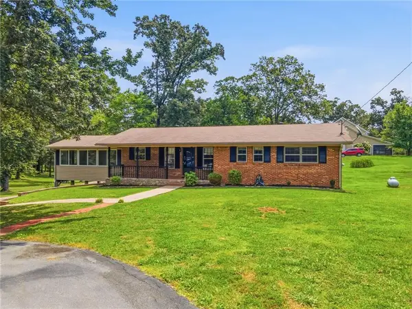 379 Hunt Road Nw, Calhoun, GA 30701