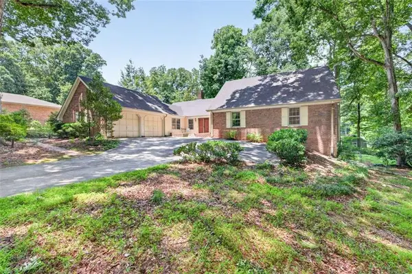 2220 Valley Creek Circle, Snellville, GA 30078
